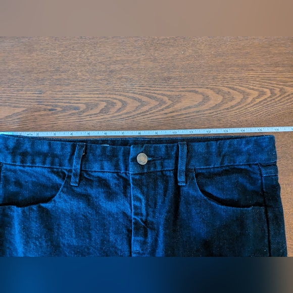 Gap denim skirt, knee length size 27 or equivalent to a size 4 - Picture 2 of 4